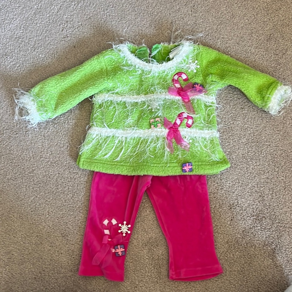 Peaches ‘n Cream Christmas pink and green outfit